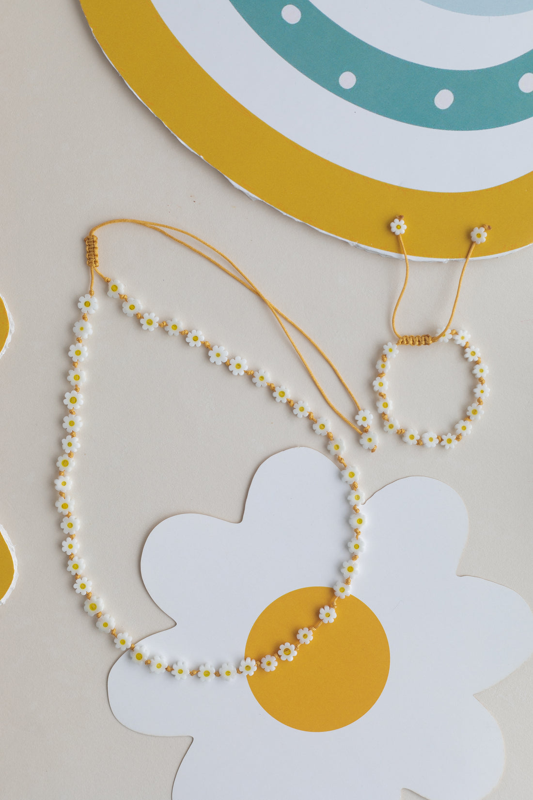 Papatyalı Sedef Boncuklu Kolye ve Bileklik Set