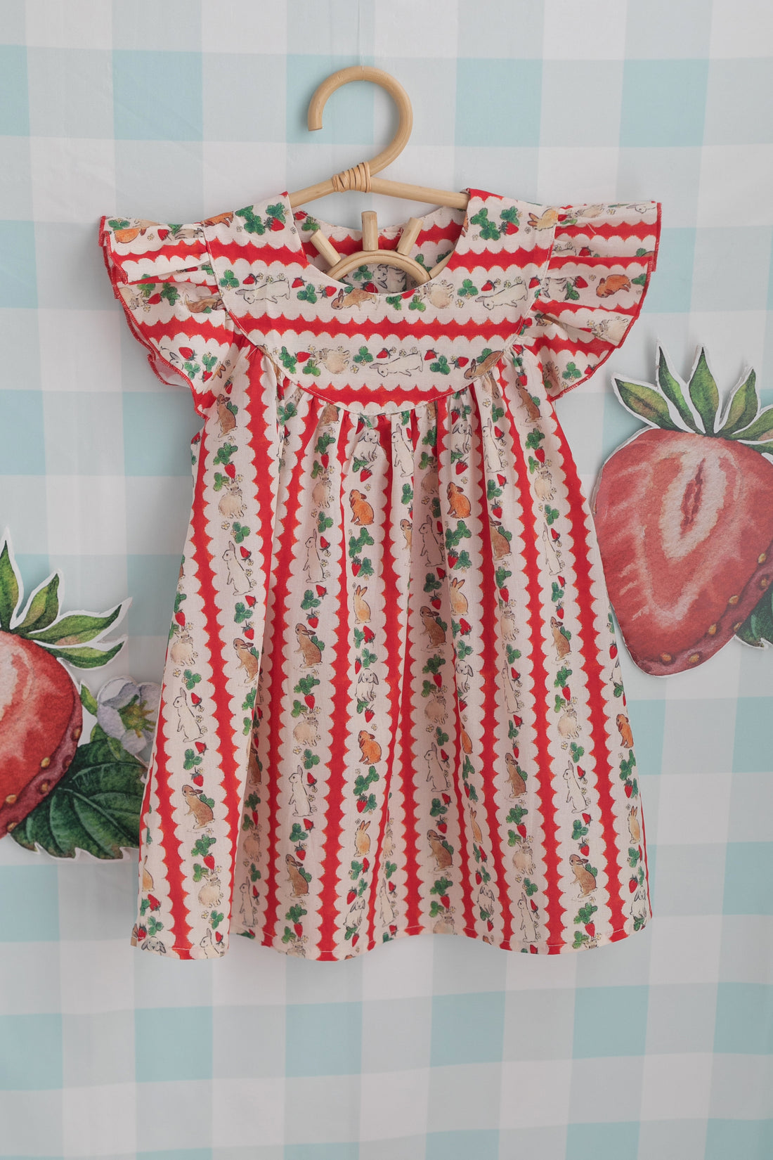 Tavsan Desenli Kirmizi Firfir Kollu Elbise