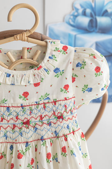 Daisy Motif Scallop Collar Linen Dress