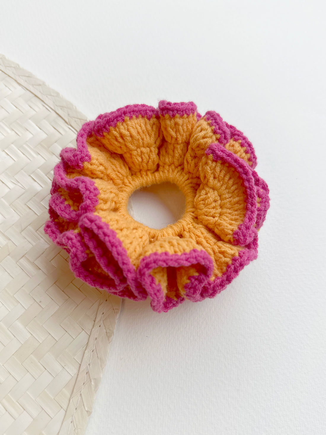 Pembe Şeritli Crochet Hardal Maxi Scrunchie Toka