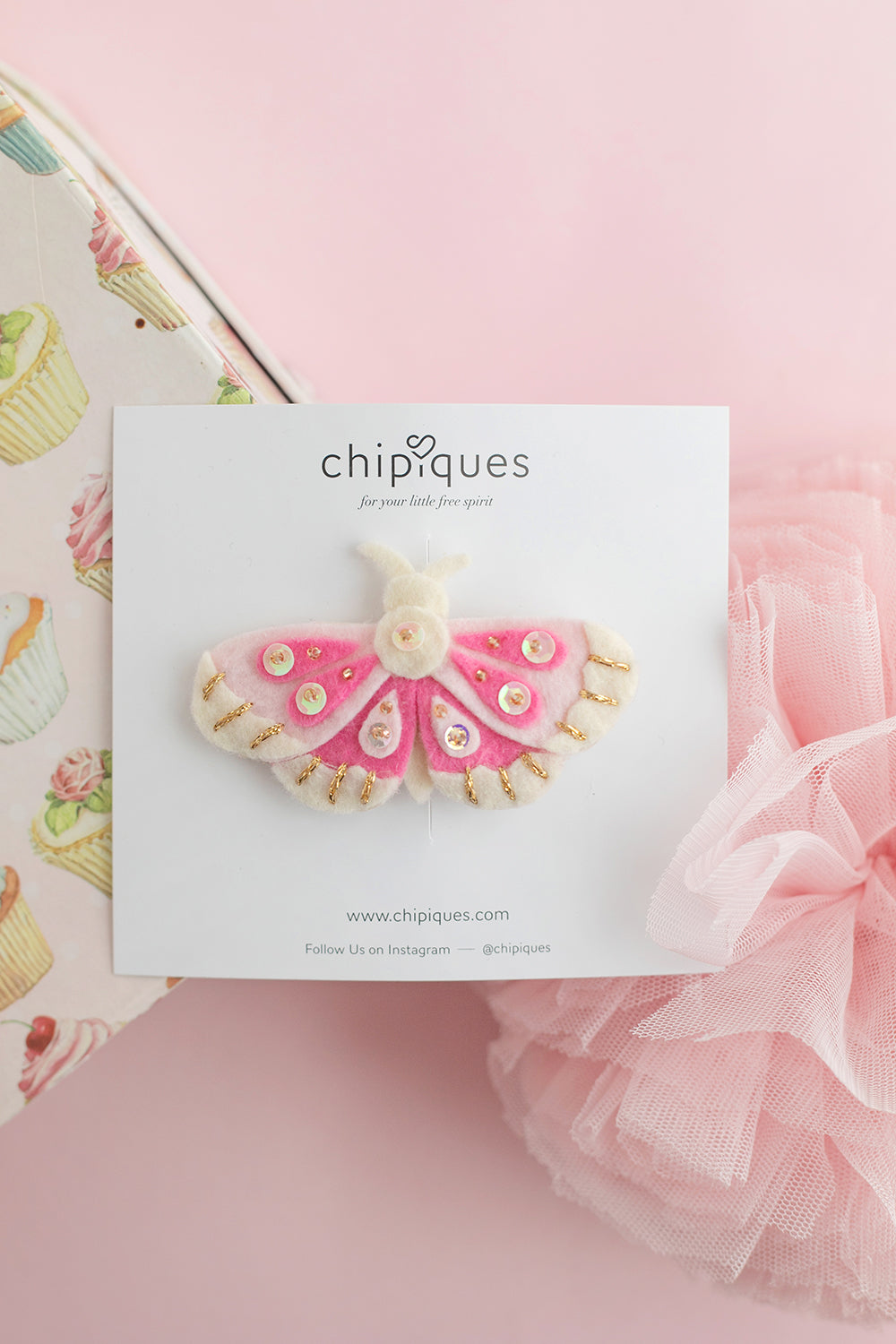 Payet ve Nakış İşlemeli Kelebek Figürlü Pembe Keçe Toka