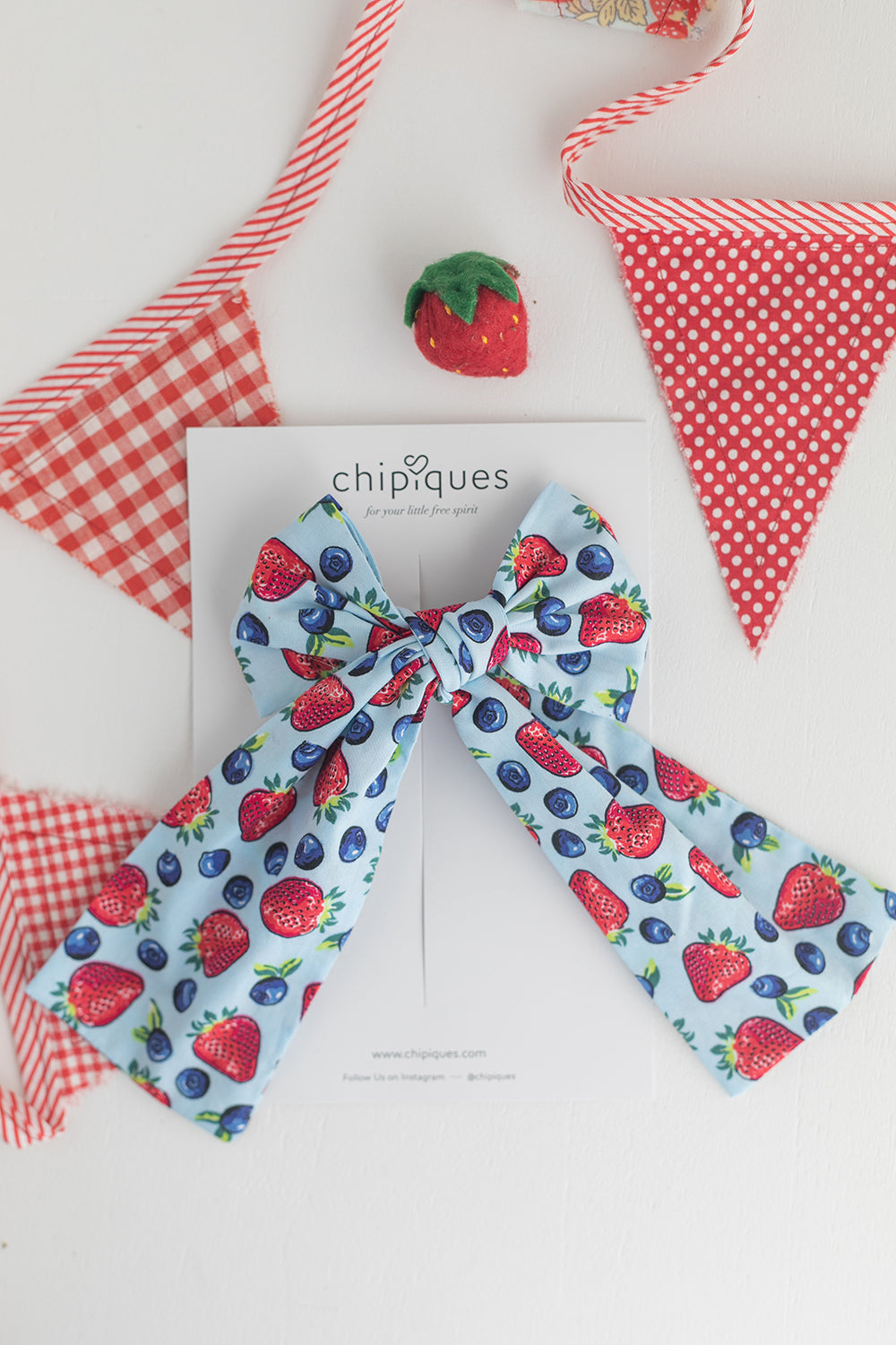 Yaban Mersini ve Cilek Desenli Kuyruklu Balerin Fiyonk Toka