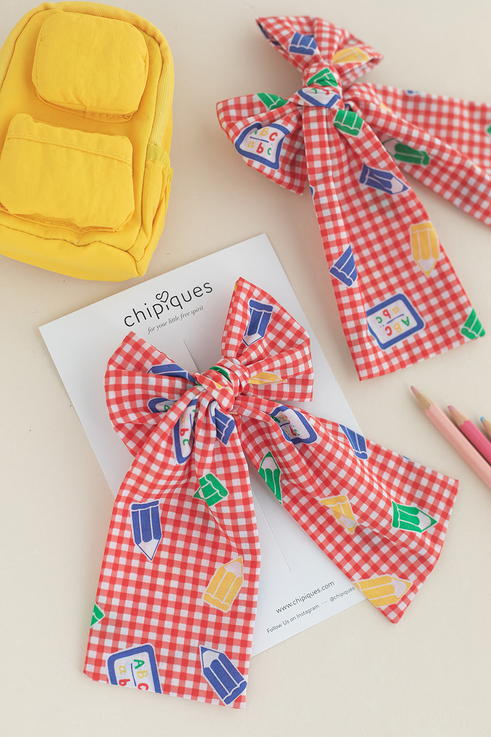 Okul Temalı Kırmızı Ekoseli Kuyruklu Fiyonk Klips Toka