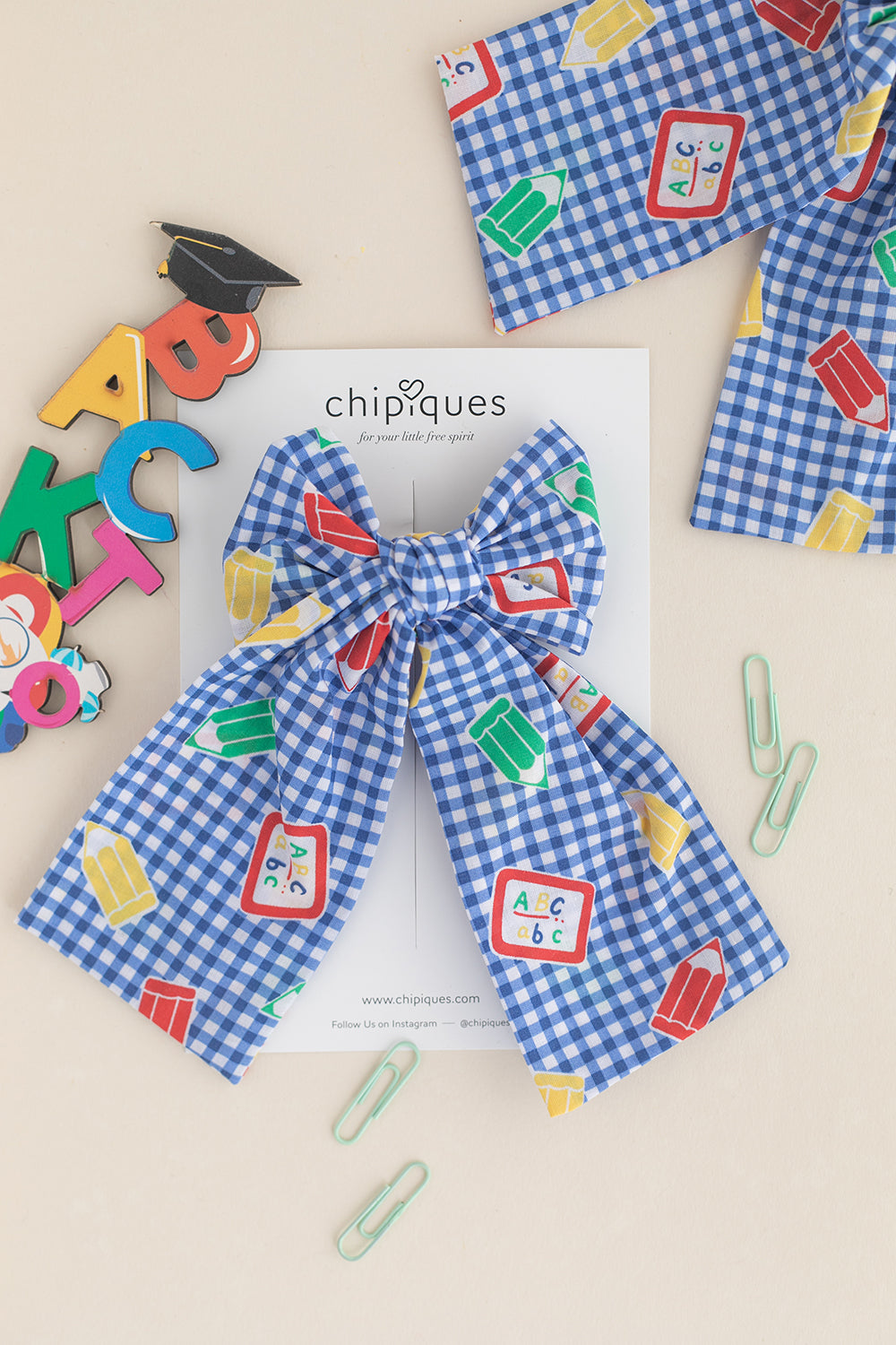 Okul Temalı Mavi Ekoseli Kuyruklu Fiyonk Klips Toka