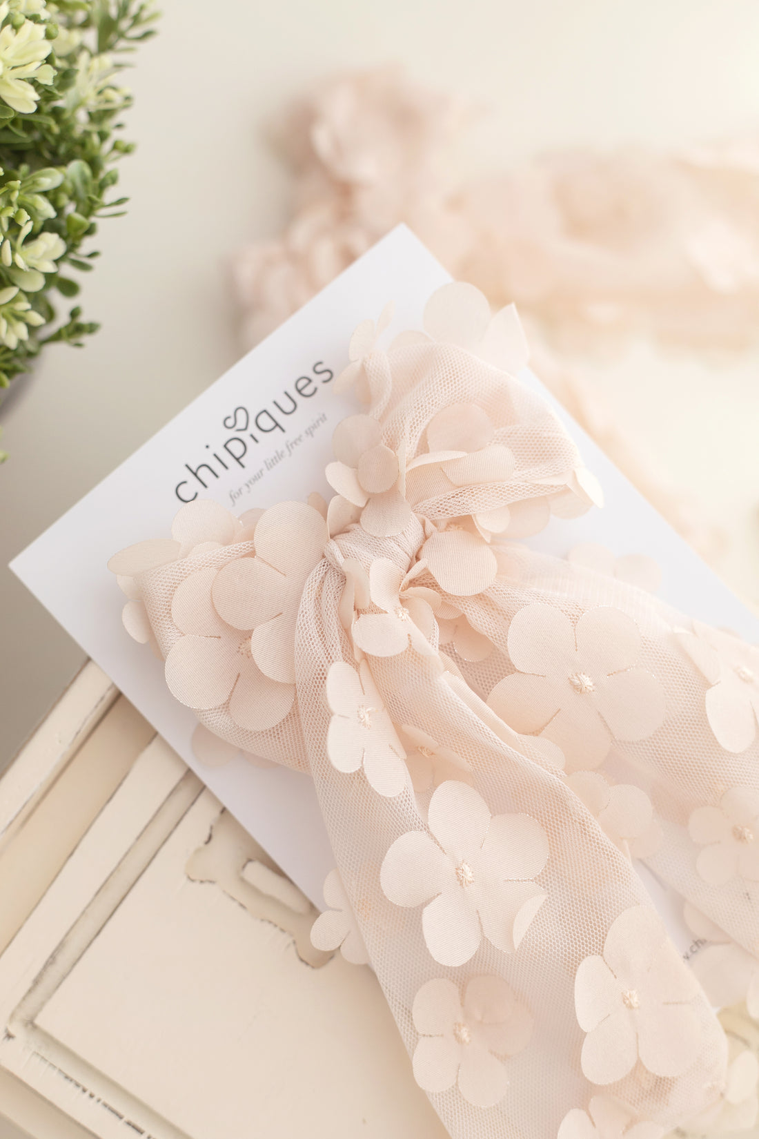 Üç Boyutlu Çiçekli Organze Balerin Fiyonk Klips