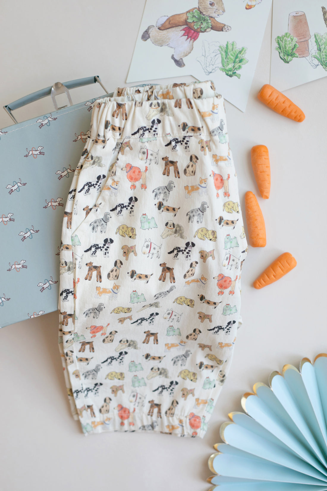 Suluboya Kopek Desenli Lastikli Unisex Yumuşacık Dokuma Pantolon - Balon Kesim