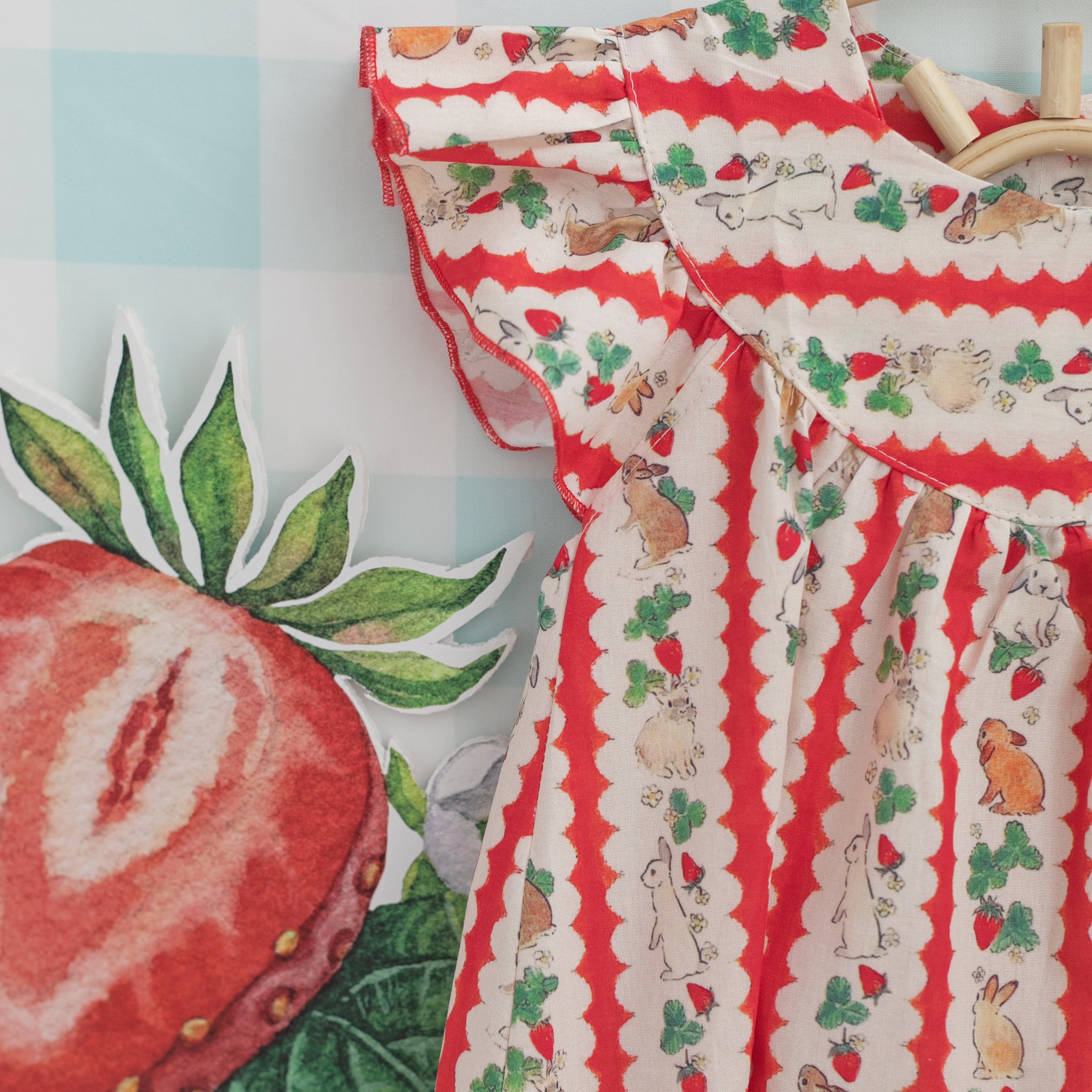 Daisy Motif Scallop Collar Linen Dress