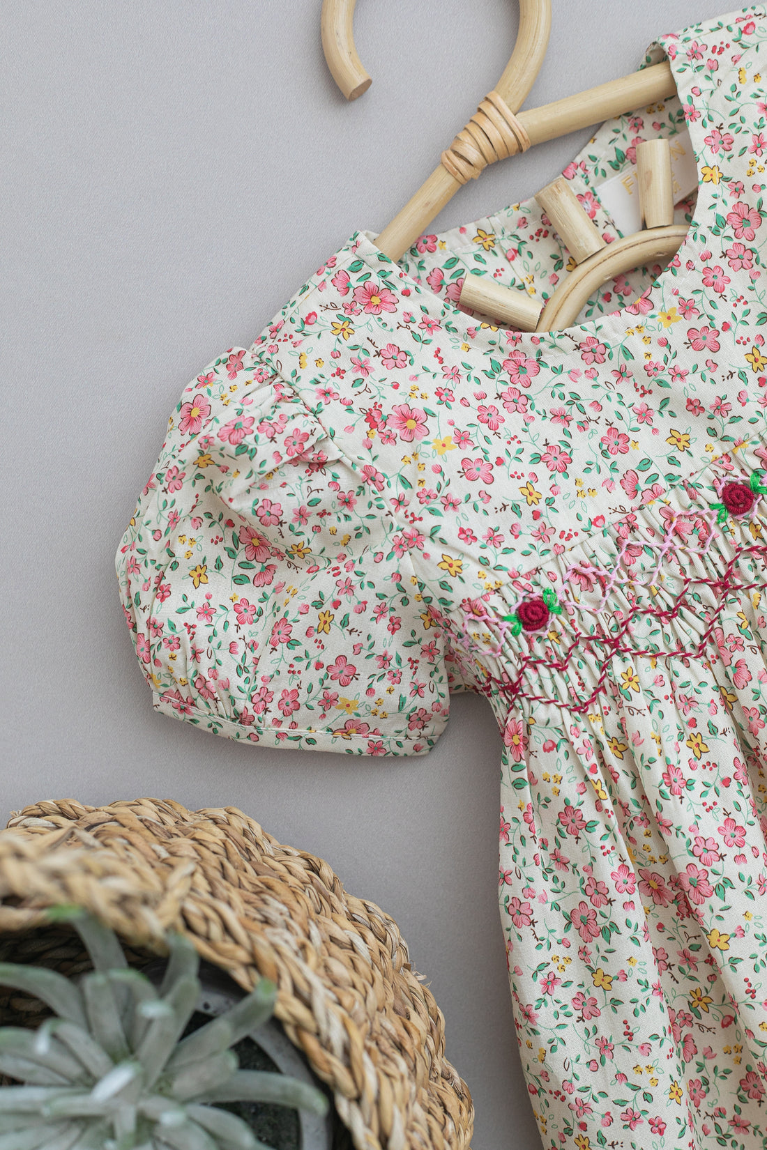 Daisy Motif Scallop Collar Linen Dress