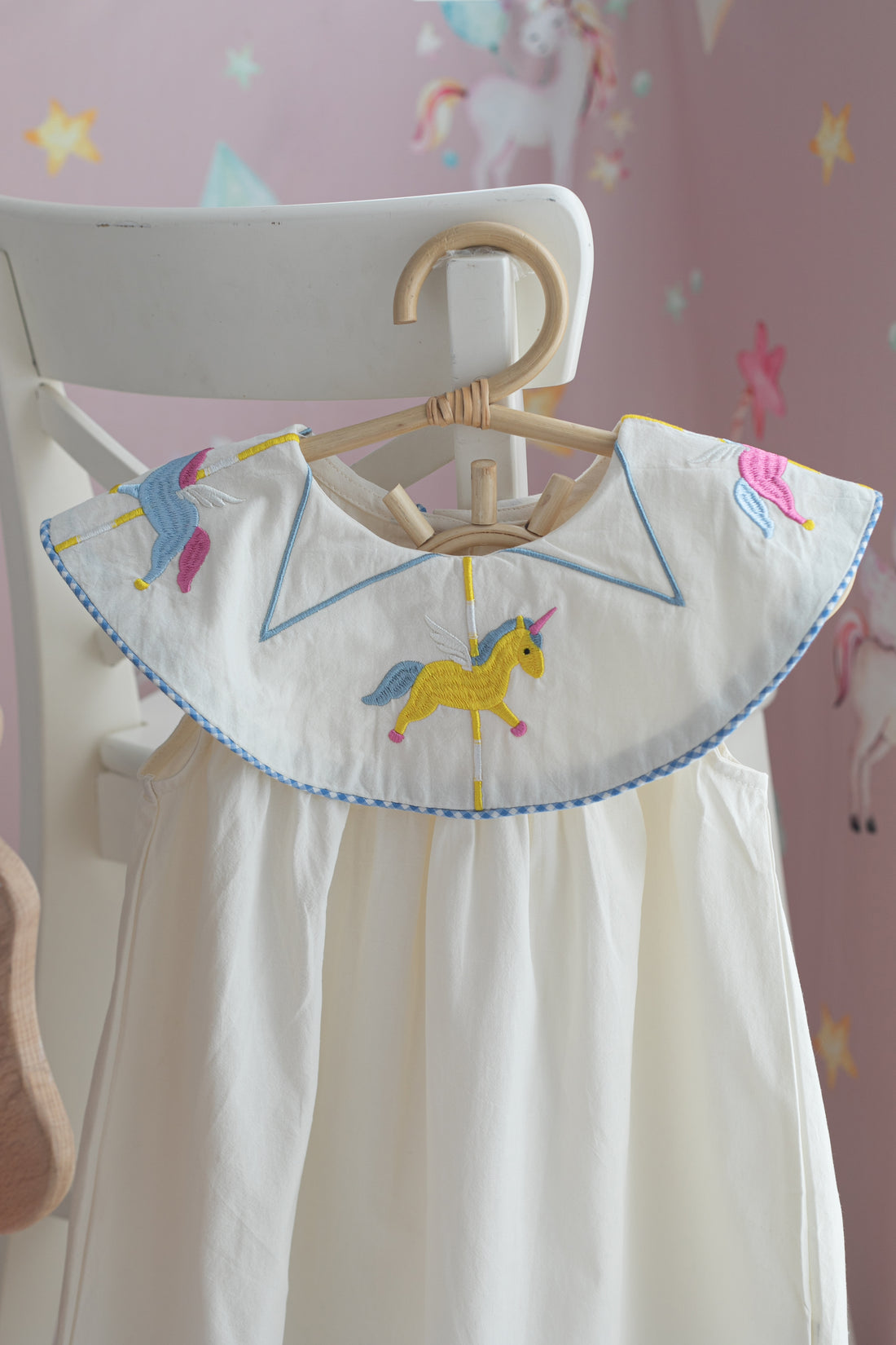 Daisy Motif Scallop Collar Linen Dress