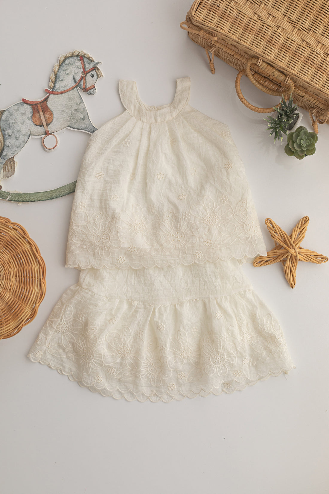 Daisy Motif Scallop Collar Linen Dress