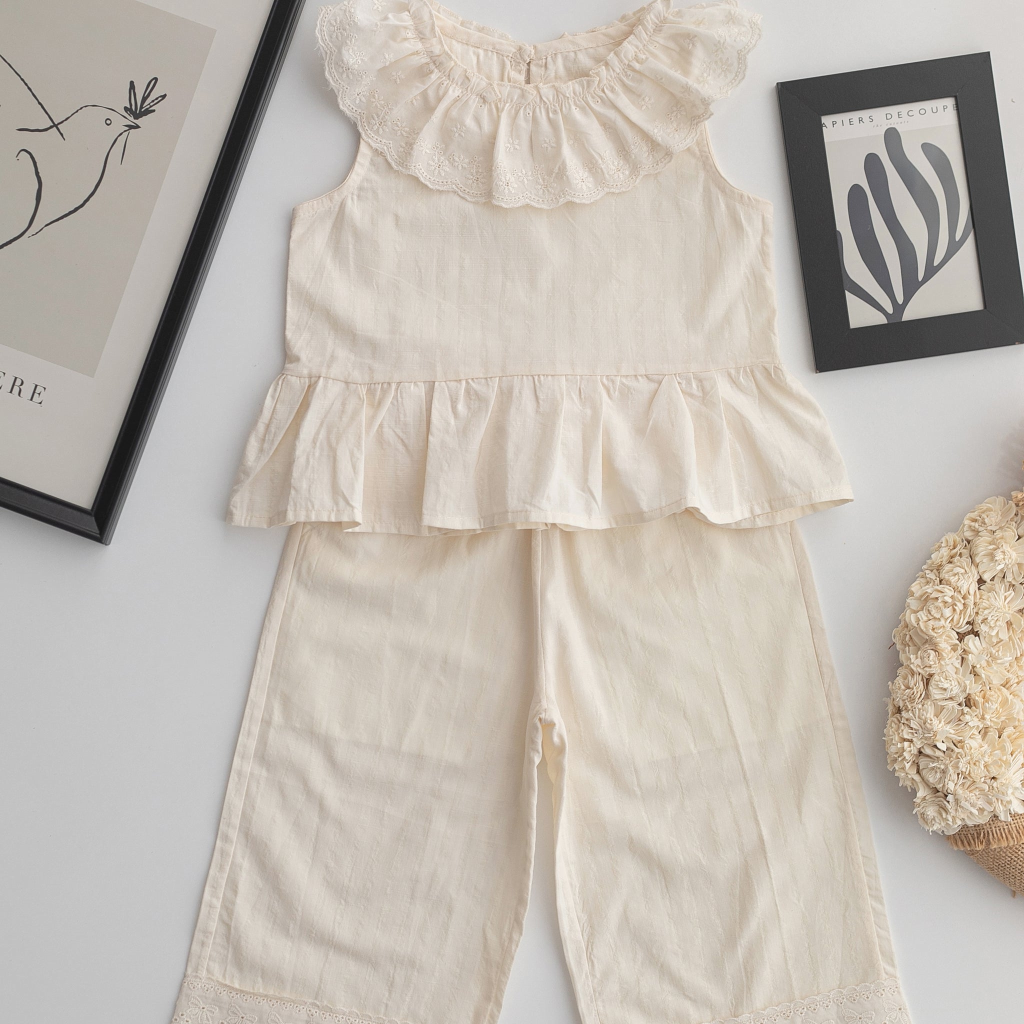 Daisy Motif Scallop Collar Linen Dress