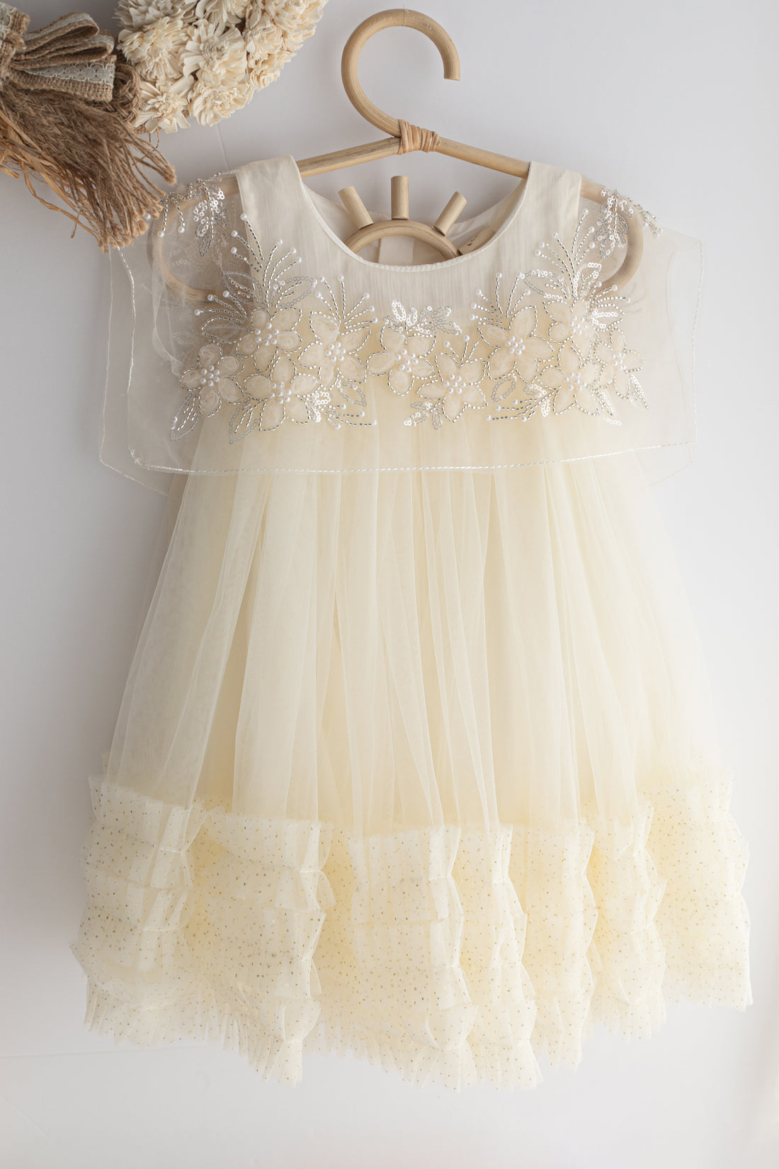 Daisy Motif Scallop Collar Linen Dress