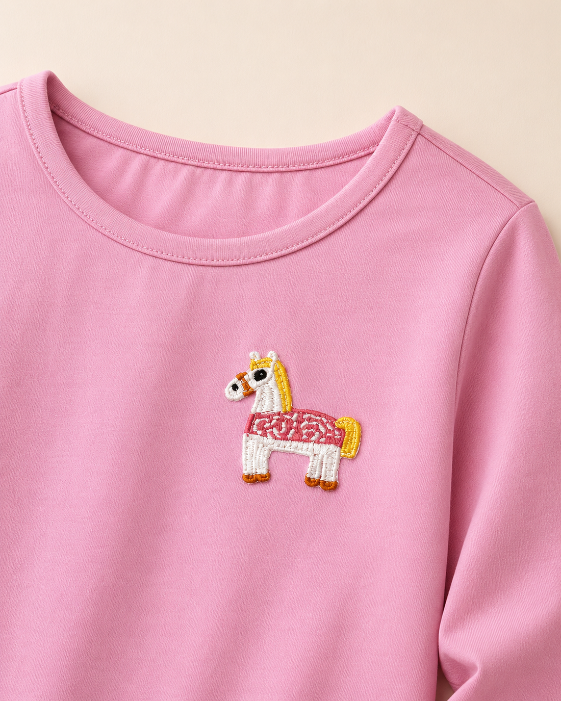 Uzun Kollu Pembe Aplikeli Şeker Pembe T-shirt
