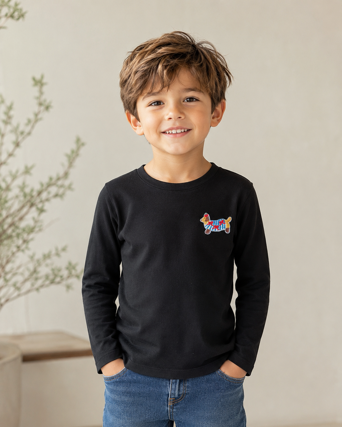 Uzun Kollu Aplikeli Siyah T-shirt