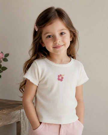 Çiçekli Boncuk İşlemeli Krem Rengi Yumuşak Pamuklu Kaşkorse T-shirt