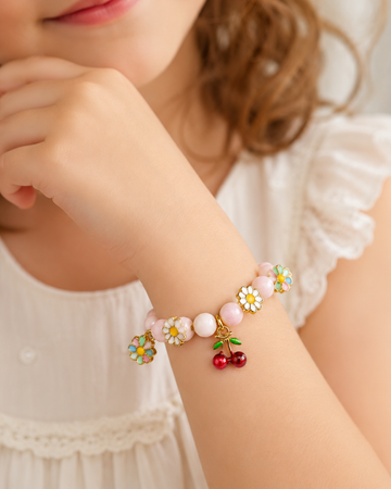 Kiraz ve Mineli Papatya Charm Detaylı Bilezik