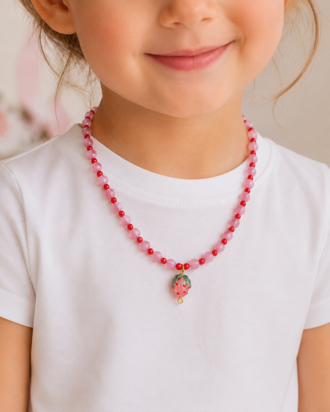 Murano Çilek Charm Detaylı Pembe Boncuklu Çocuk Kolye