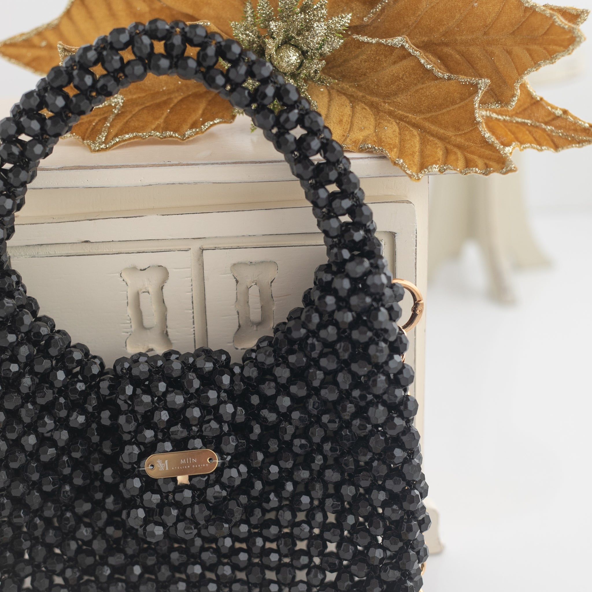 Siyah Kristal Boncuk İşlemeli Mini Kapakli Yetiskin El Çantasi