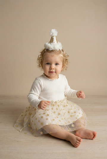 1 Yaş Doğum Günü Konseptli Gold Krem Huni Sapka Saç Bandi