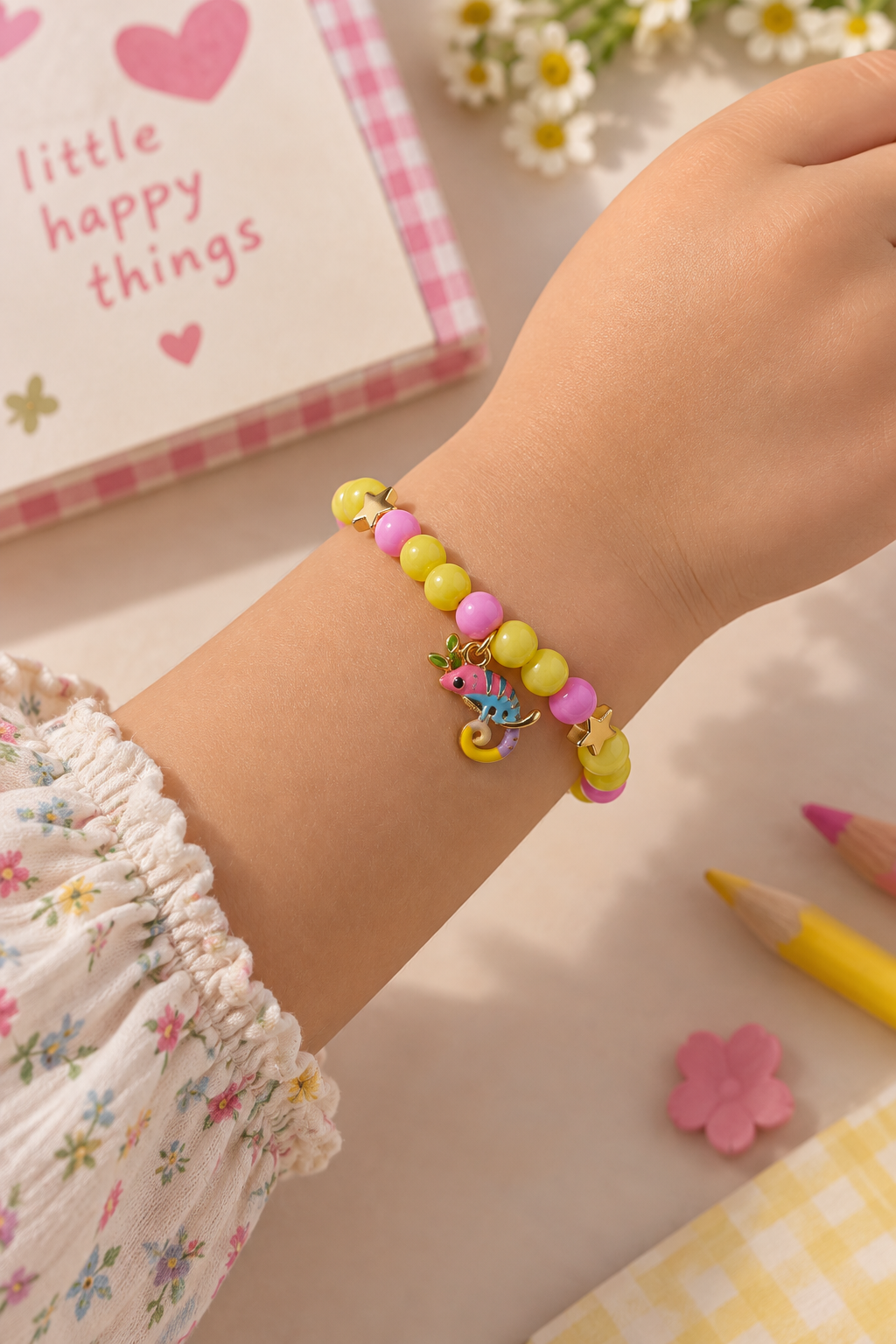 Sarı Pembe Boncuklu Bukalemun Charm Detaylı Lastikli Çocuk Bileklik