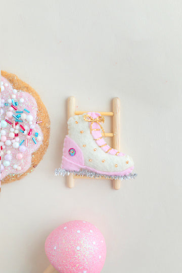 Keçe Buz Pateni Klips Toka – Pembe Winter Skate