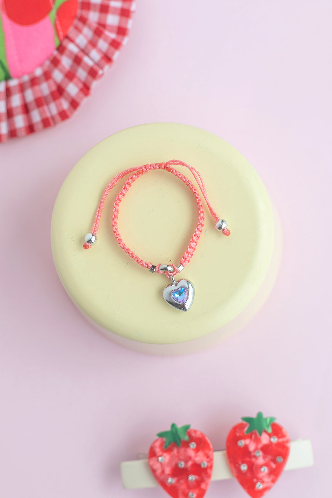 Makrome Örgülü Zirkon Kalp Charm Bileklik – Ayarlanabilir Çocuk Bilekliği